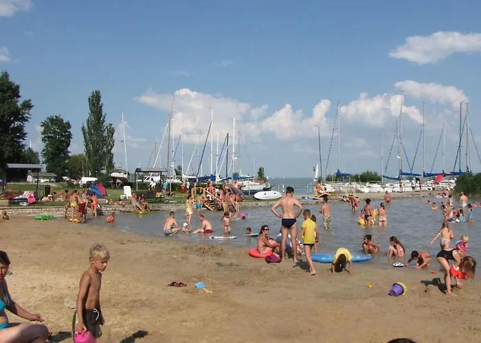 בית נופש Balatontourist Fuered-1 By Interhome